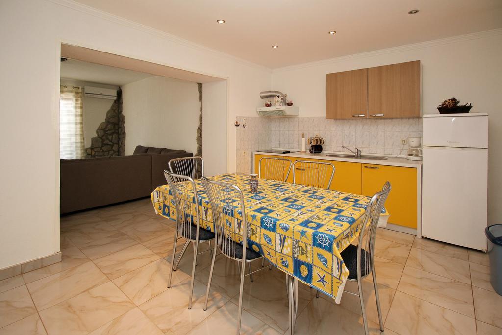 Apartment Drazen Šilo Стая снимка